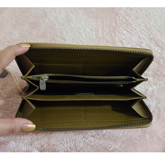 Authentic New Dolce & Gabbana Wallet - Picture 6 of 11